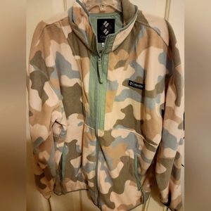 Columbia camo fleece